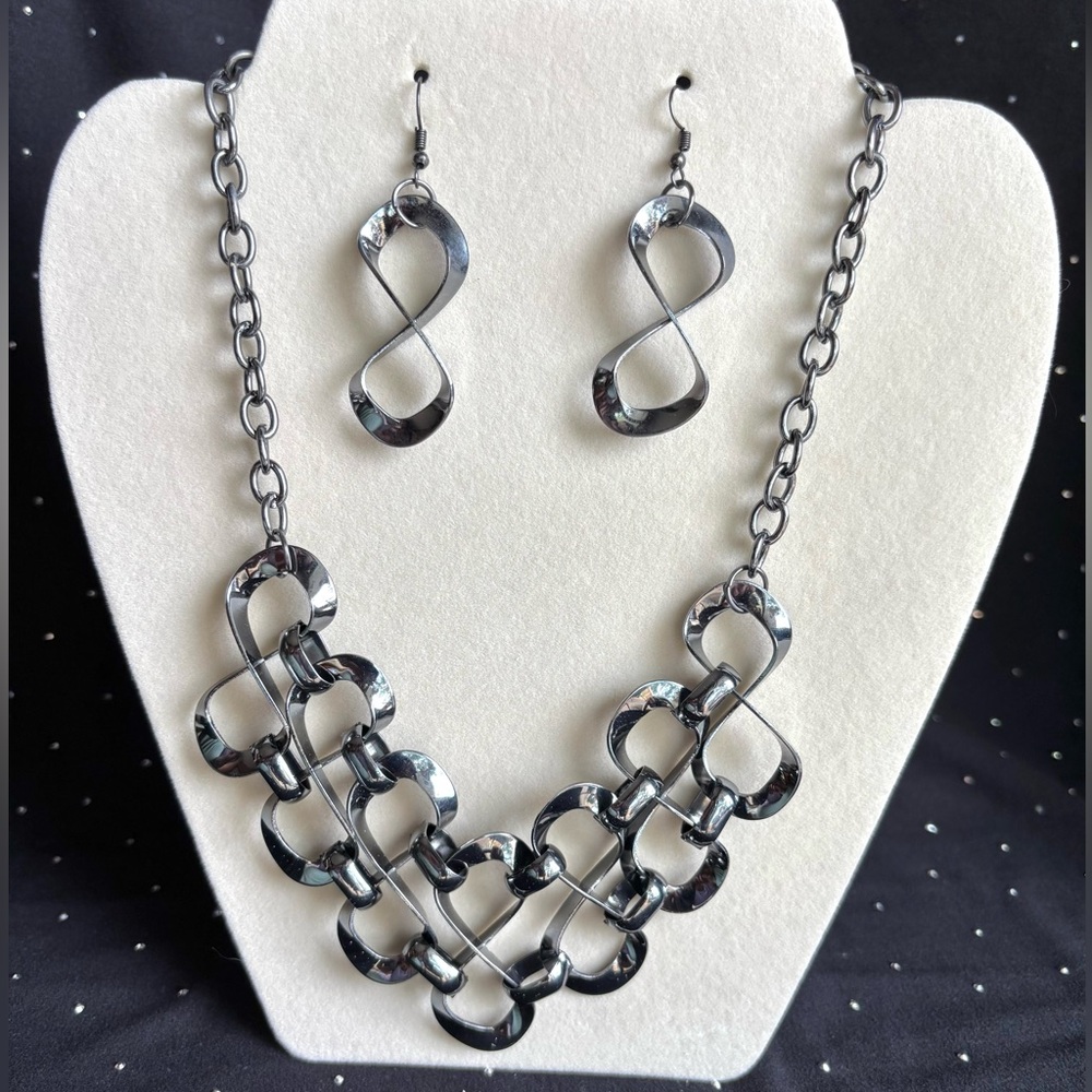Gunmetal Infinity Link Necklace & Earrings Set